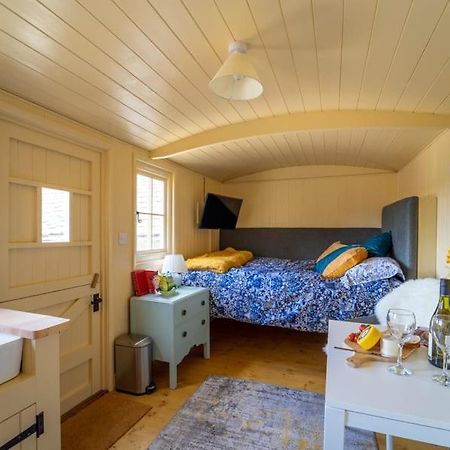 Вилла The Baytree Shepherds Hut Стоунхаус Экстерьер фото
