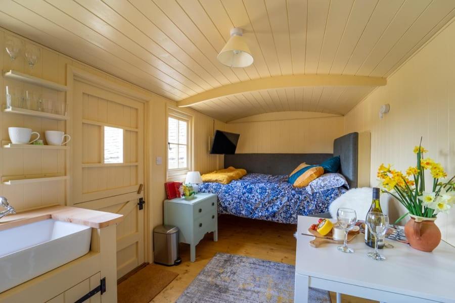 Вилла The Baytree Shepherds Hut Стоунхаус Экстерьер фото