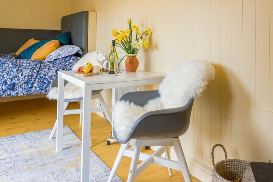 Вилла The Baytree Shepherds Hut Стоунхаус Экстерьер фото